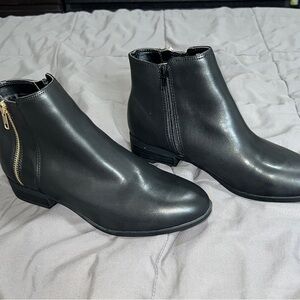 Apt. 9 Black Ankle Boots with Zipper